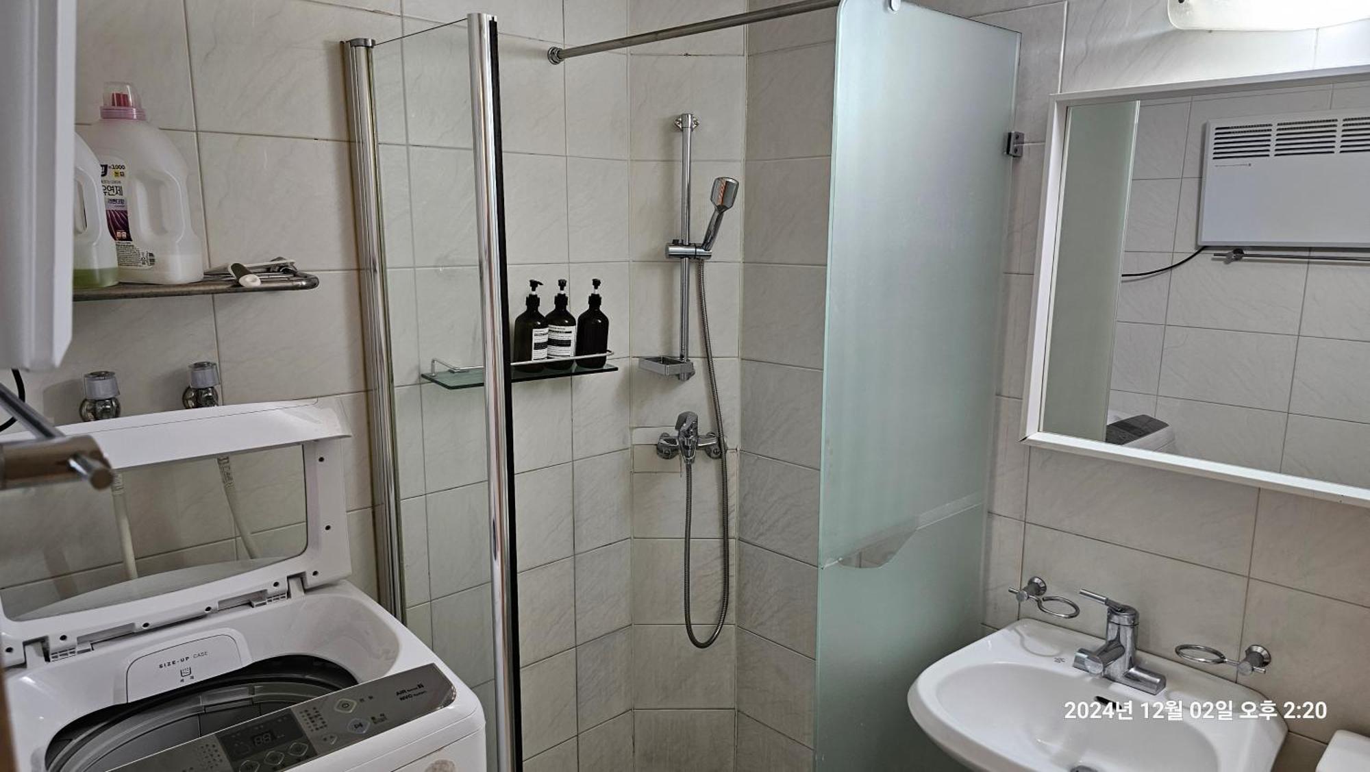 Hongdae Residence-5 1Min From Hongik Uni Station Exit #1 Seoul Exterior photo